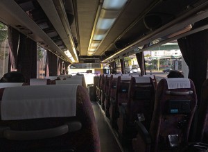 01.バス車内